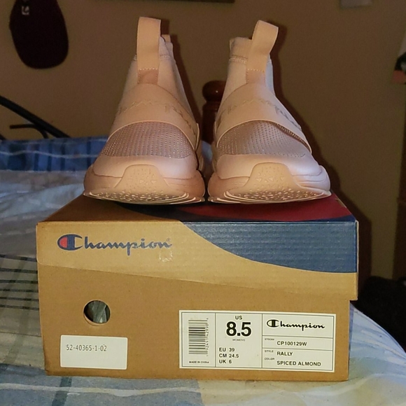 Soft Pink Champion's Women's Rally Sneakers 8.5 - Picture 4 of 4